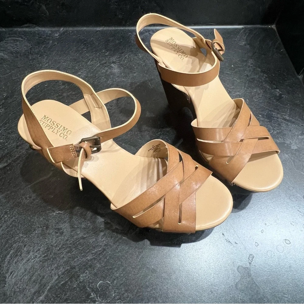 Mossimo Tan Strappy Moto chunky wood wedge heel Sandals 8.5 NWOT